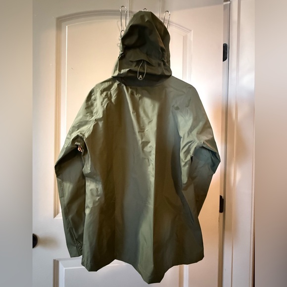 Patagonia Torrentshell 3L Olive Green Rain Jacket - Picture 2 of 9